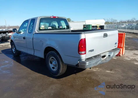 2003 Ford F-150 Xl/Xlt z USA, uszkodzony, nr VIN 1FTRX17253NB31755
